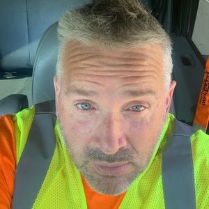 Meet your Posher, Dennis